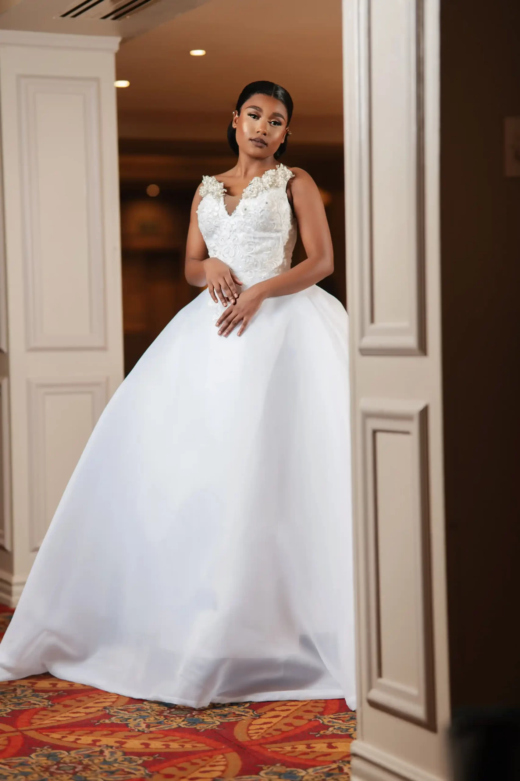 Sleeveless wedding dress - Image 3
