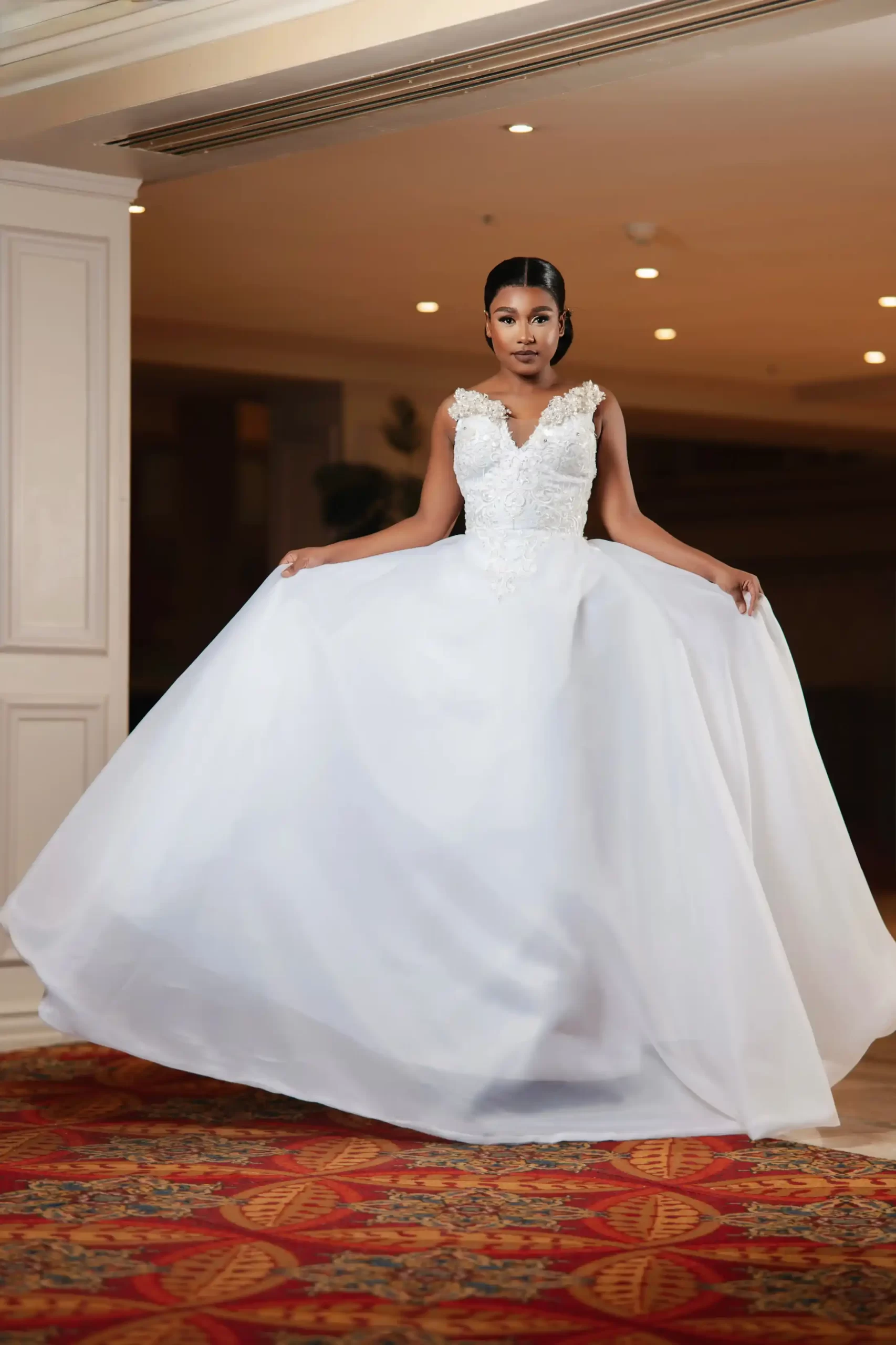 Sleeveless wedding dress - Image 6